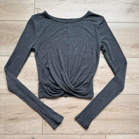 Alo yoga grey long sleeve - Picture 3 of 6